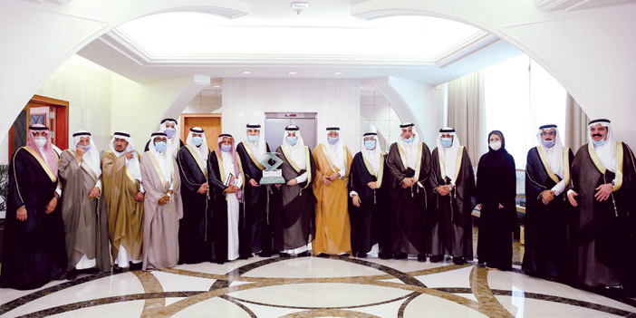  أمير المنطقة الشرقية خلال الاستقبال