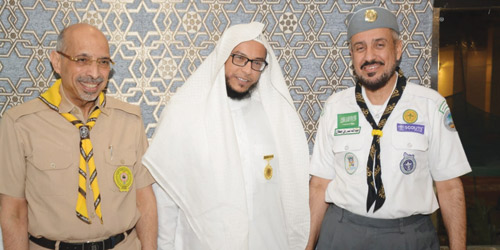  منح المشرف التربوي درويش محمد السيد وسام التميز