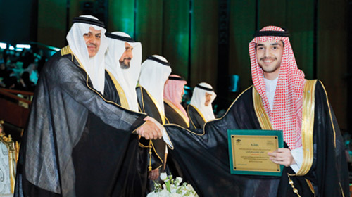  جانب من حفل التخرج