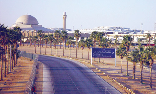 رئيس الطيران المدني يدشن مركز تحكم عمليات AOCC بمطار الملك خالد الدولي 