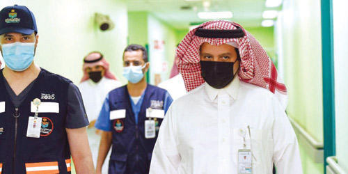 اللواء الداود يتفقد مستشفى قوى الأمن في مكة المكرمة 