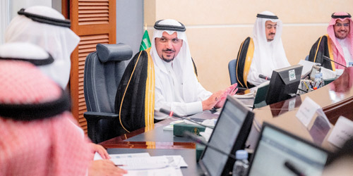  سموه مترئساً اجتماع جمعية الإسكان