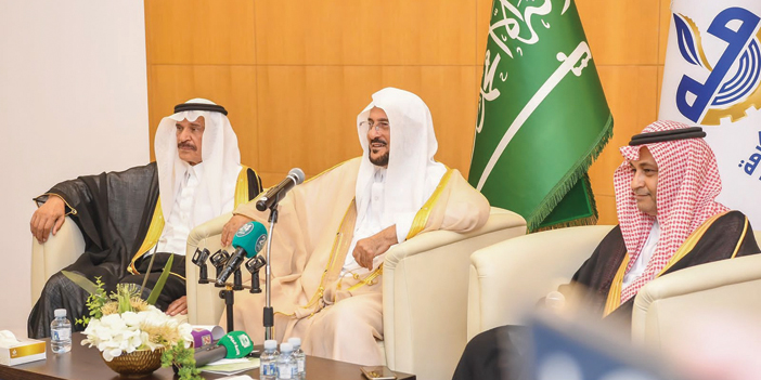 لقطات من اللقاء الذي نظمته هيئة الصحفيين بمكة المكرمة على شرف وزير الشؤون الإسلامية