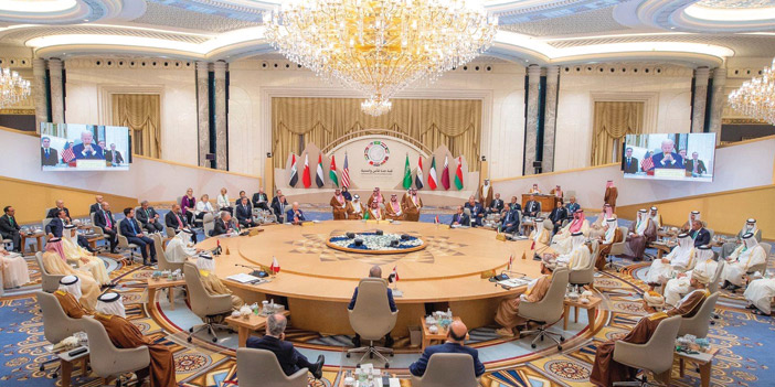 رأس «قمة جدة للأمن والتنمية» نيابة عن خادم الحرمين الشريفين.. ولي العهد: 