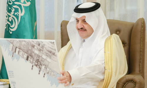 أمير المنطقة الشرقية يشيد بحصول ميناء الملك عبد العزيز بالدمام على مركز متقدم عالمياً 