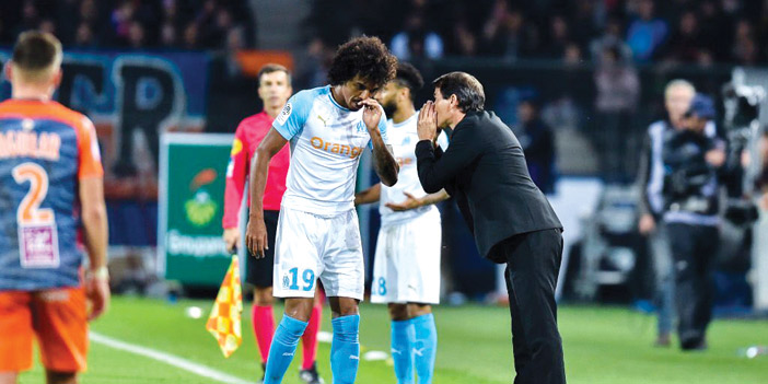 «الجزيرة» تستعرض مسيرة لاعب النصر لويس جوستافو 