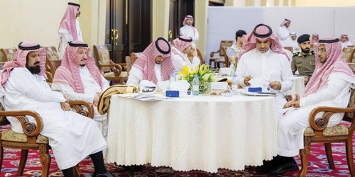   من الاجتماع