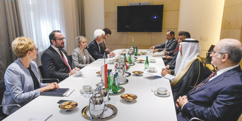  جانب من لقاءات د. الربيعة في بولندا