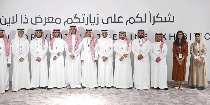 محافظ جدة يتفقد معرض «ذا لاين» وتصاميم مدينة المستقبل 