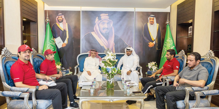  سفراء إرث قطر خلال زيارتهم للنادي