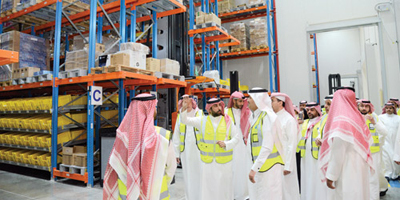 وزير النقل يقف على تطور أعمال الخدمات اللوجستية بمدينة سدير الصناعية 