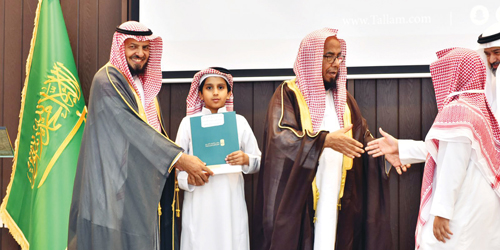 المطلق يكرم الفائزين في مسابقة الأجزاء بجمعية تعلّم 