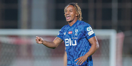  كاريلو يغيب لارتباطه بمعسكر منتخب البيرو