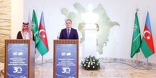 وزير الخارجية ونظيره الأذربيجاني يشاركان في حفل الذكرى الثلاثين لنشأة العلاقات 