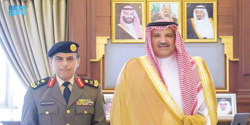 أمير منطقة المدينة المنورة يُقلّد مدير مكافحة المخدرات بالمنطقة رتبته الجديدة  ‎ 