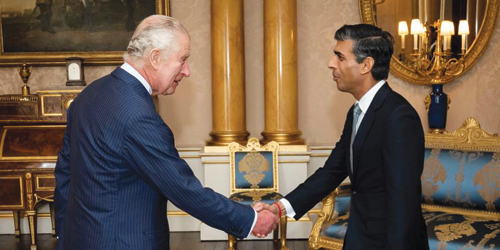 بعد توليه رئاسة الحكومة البريطانية رسمياً 