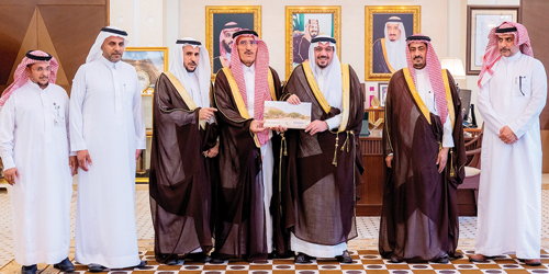  سموه يتسلَّم تقرير فرع وزارة البيئة والمياه والزراعة