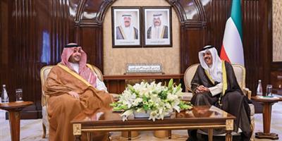 رئيس مجلس الوزراء الكويتي يلتقي الأمير تركي بن محمد بن فهد 