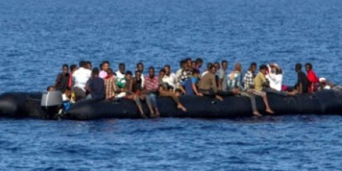 غرق قارب يقلّ 16 مهاجراً قبالة السواحل التونسية
