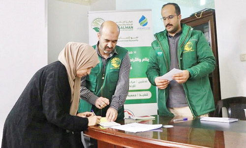 توزيع المبالغ المالية على الأسر