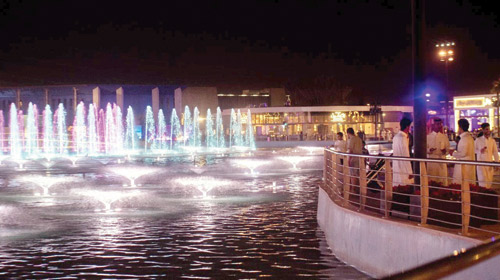 من «الجريش» النجدي إلى«الستيك» السويسري.. منطقة النافورة تحتضن أشهى المذاقات في «بوليفارد رياض سيتي» 