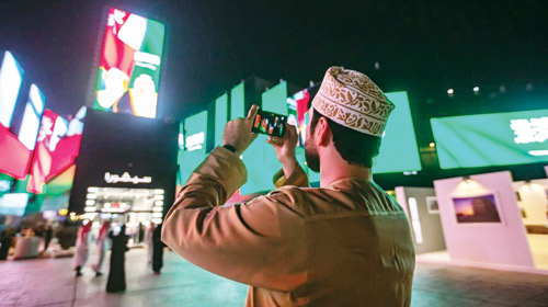 «موسم الرياض» احتفى باليوم الوطني العماني 