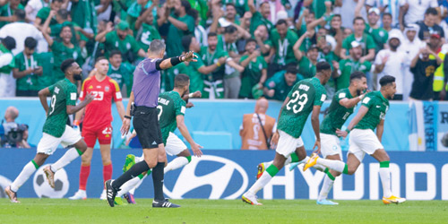 سلمان آل خليفة: فوز الأخضر على الأرجنتين جلب الفخر لقارة آسيا 