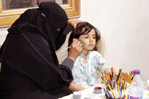 فعاليات بيت الحرفيين بالأحساء تستحضر مهن الآباء والأجداد 