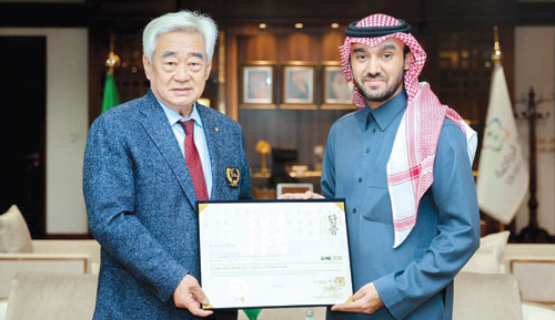 نيابة عن سمو ولي العهد.. 