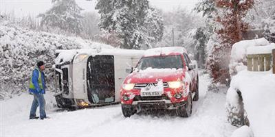 بريطانيا: الثلوج تسبب اضطرابات واسعة في حركة السير 
