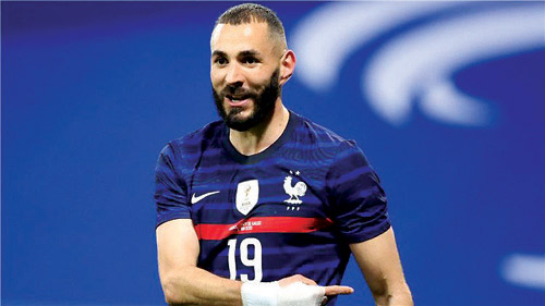 بنزيمة داعماً فرنسا قبل لقاء المغرب: أنا خلفكم 