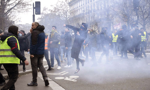 اشتباكات بين الشرطة ومحتجين أكراد خلال تظاهرة في باريس 