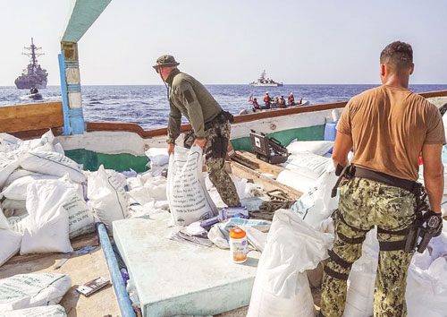 اعتراض سفينة صيد تهرّب أسلحة من إيران إلى اليمن 