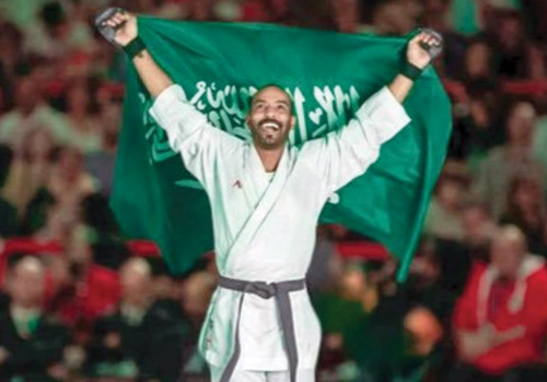 ماجد الخليفة لاعب الهلال الدولي وبطل الدوري العالمي