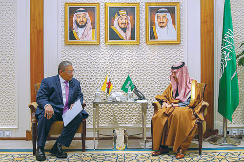 الأمير فيصل بن فرحان مستقبلا وزير الخارجية الثاني في سلطنة بروناي دار السلام