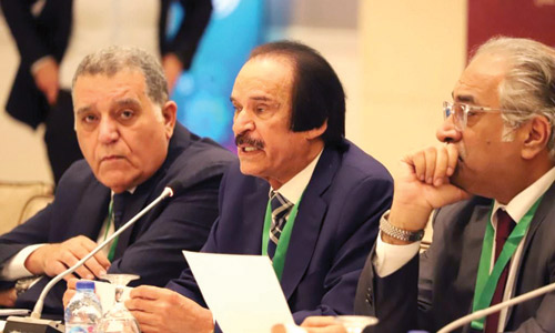  الأستاذ خالد المالك رئيس التحرير خلال مشاركته في الملتقى