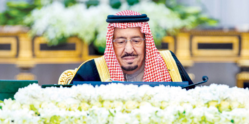 خادم الحرمين الشريفين خلال ترؤسه جلسة مجلس الوزراء