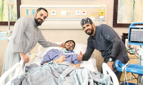 مستشفى د. سليمان الحبيب بالقصيم يجري جراحة ناجحة لشاب كويتي بإزالة ورم بالمخ 