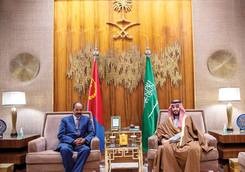 ولي العهد خلال اجتماعه مع رئيس إريتريا