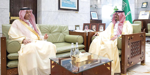الأمير محمد بن عبدالرحمن يستقبل رئيس فرع النيابة العامة بمنطقة الرياض 