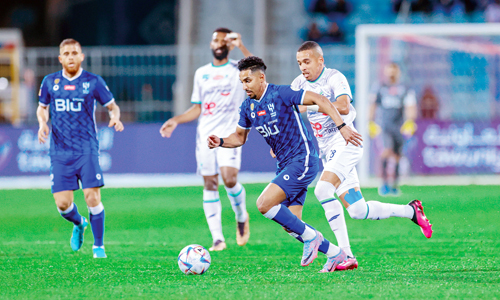 في لقاء كاد سالم يغادر الملاعب فيه بمخاشنات «الجزّار» بيتروس المُتغاضى عنها!! 