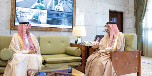 الأمير فيصل بن بندر مستقبلا الرئيس التنفيذي لـ«مدن»