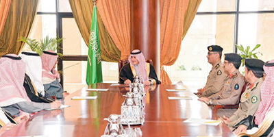 أمير منطقة تبوك يرأس الاجتماع الدوري للإدارات الحكومية والخدمية المعنية باستعدادات رمضان 