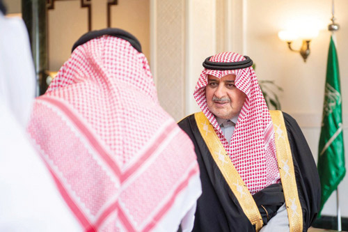 أمير منطقة تبوك يلتقي منسوبي الإمارة في تبوك 