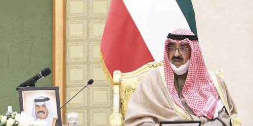 أمام ولي عهد الكويت الحكومة الجديدة تؤدي اليمين الدستورية 