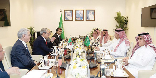 لجنة التشاور السياسي بين المملكة والجزائر تعقد اجتماعها الأول 