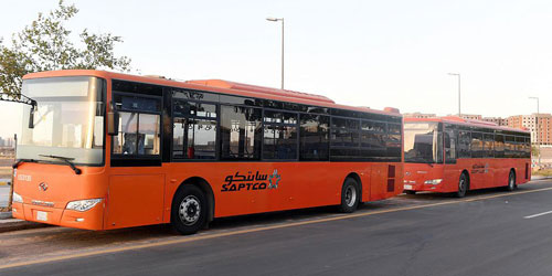 تمديد مواعيد خدمة النقل الترددي والنقل العام في المدينة 