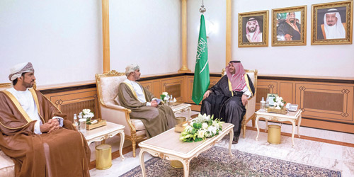 الأمير تركي بن محمد استقبل سفير سلطنة عُمان 
