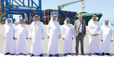 وزير النقل يتفقد أعمال المناطق اللوجستية وحركة الملاحة في ميناء جدة الإسلامي 