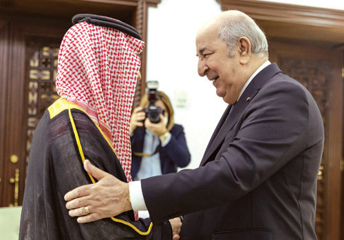الرئيس الجزائري ناقش مع وزير الخارجية المستجدات الإقليمية والدولية 